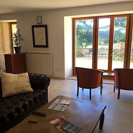 Bed & Breakfast La Maison Ocre 3*